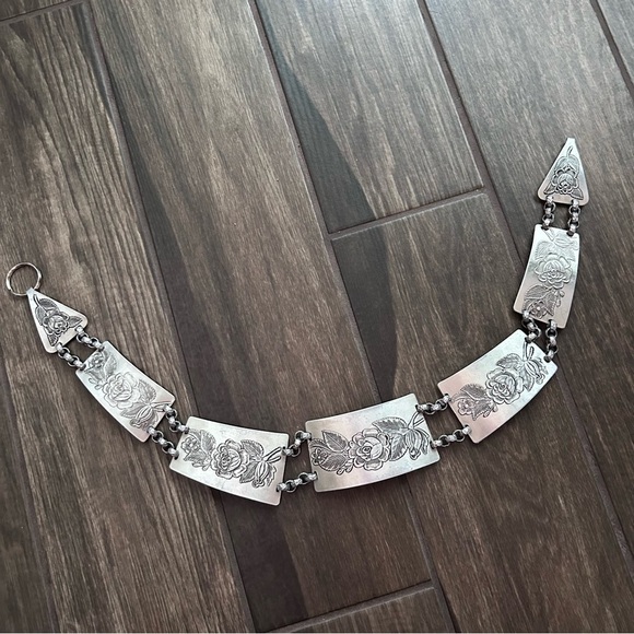 Accessories - Vintage Rose Embossed Art Deco Silver Belt